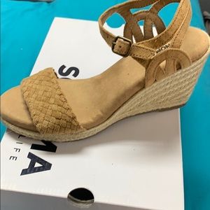 Brand new Sonoma wedge sandals size 6